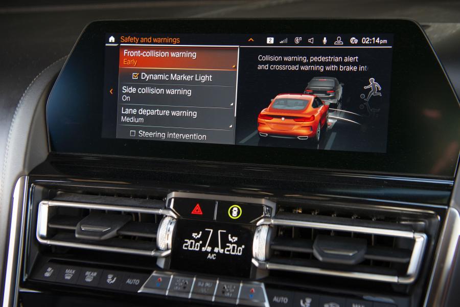 Детали интерьера BMW M850i xDrive Carbon Package (G15) 2019 года  (AU) (фото 35 из 38)